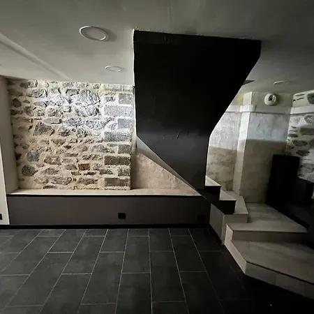 Maison Renovee De Gamme De Centre-ville *