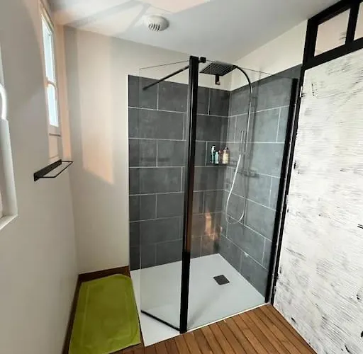 Maison Renovee De Gamme De Centre-ville 别墅